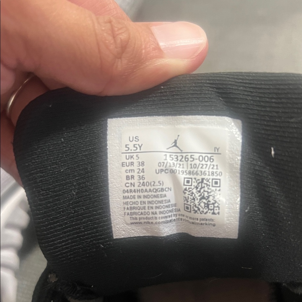 Black and White High-Top Sneakers - Picture 6 of 6